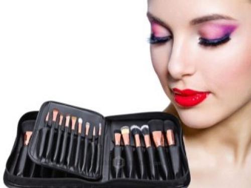 Базовый набор косметики для макияжа список. Средства, которые должны быть в любой базовой косметичке 17