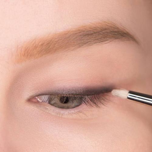 Как сделать смоки айс в домашних условиях. Как создать эффект смоки айс, используя жидкий лайнер?