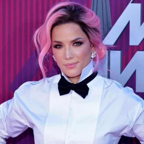 Эмма Робертс и эван Питерс. Эван Питерс до отношений с Холзи был в очень ядовитых отношениях с актрисой Эммой Робертс, сообщает инсайдер.