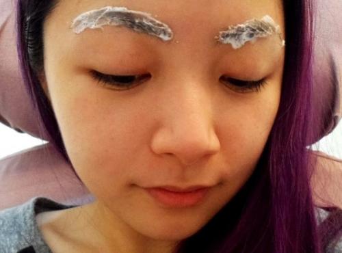 Как научиться выщипывать брови. Как выщипывать брови без боли