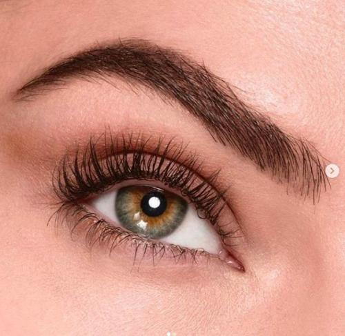 Масло для укрепления бровей. Масло для бровей и ресниц: как использовать и какое лучше?