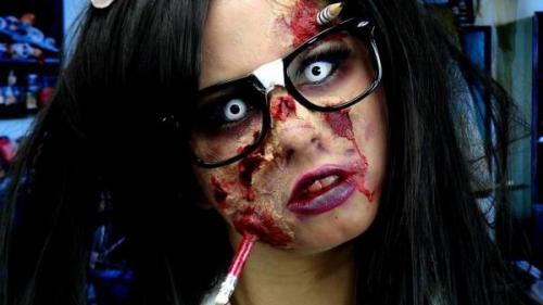 Как сделать грим в домашних условиях. Как сделать грим на Хэллоуин в домашних условиях