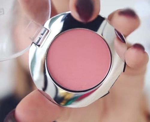 Базовый набор косметики для новичка. Бюджетная косметичка для новичка