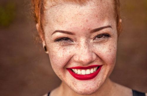 Нюдовая помада для рыжих. Как выбрать помаду к рыжим волосам и не ошибиться