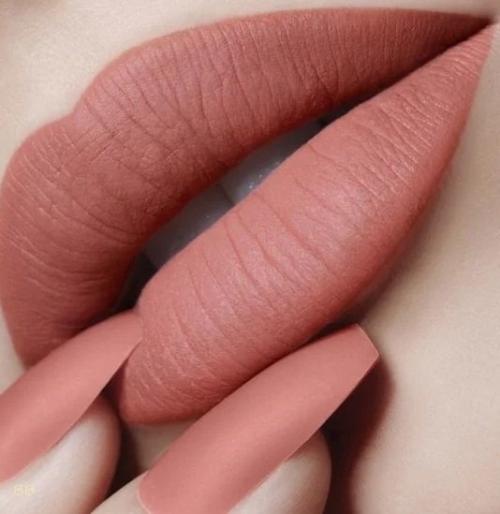Нюдовые оттенки помад. Нюдовая помада! Как выбрать свой идеальный оттенок
