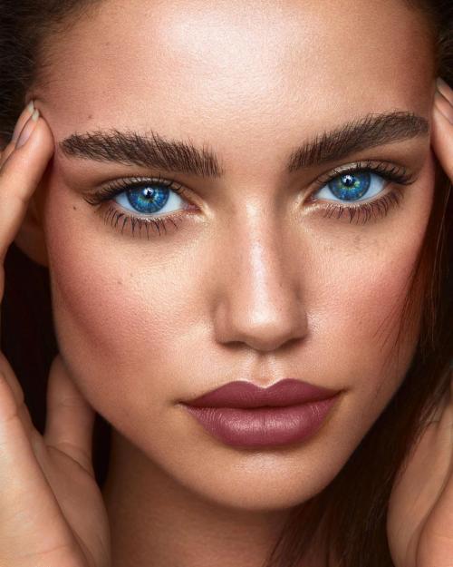 Как сделать идеальные брови 2019. Самые модные брови 2019: как добиться идеальных бровей, которые вам подойдут