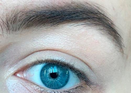 Брови простым карандашом. Как накрасить естественно брови карандашом ? Поэтапный урок на моих бровях