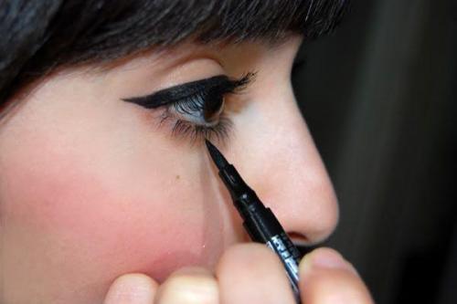 Как подводить глаза подводкой. Разновидности