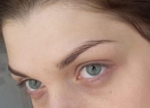 Как красить брови тенями. Как правильно красить брови тенями?