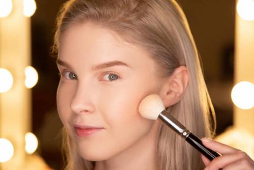 Как красились в 90 х. Макияж 1990-х на современный лад: фотоинструкция