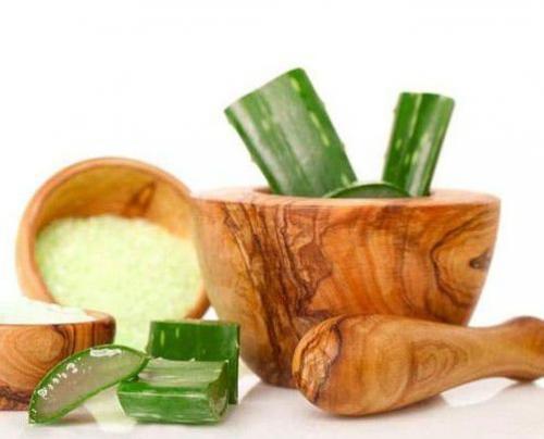 Настойка алоэ на спирту для лица.