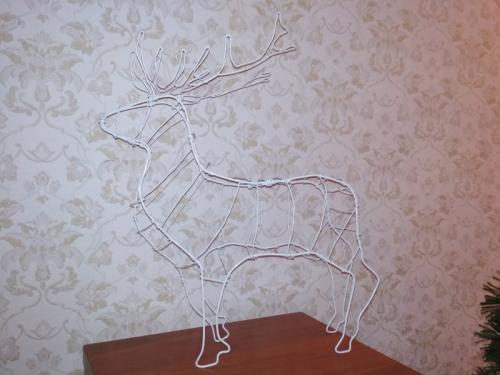 Как сделать оленьи рога своими руками из картона. Как сделать оленя: схемы и оригинальные идеи. Подробные мастер-классы, как сделать оленя из проволоки, фетра, бумаги, в технике квиллинг. 90 фото самодельного новогоднего символа