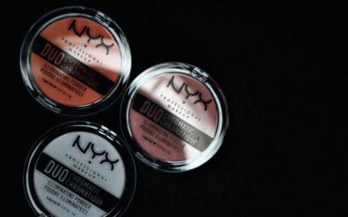 DUO Chromatic Illuminating Powder crushed bloo. NYX Duo Chromatic Illuminating Powder. Обзор трех оттенков отзывы