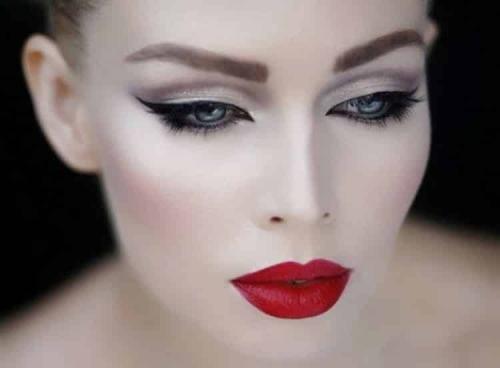 Стрелки и тени на глазах пошаговая. Варианты стрелок и выбор их для различных типов глаз