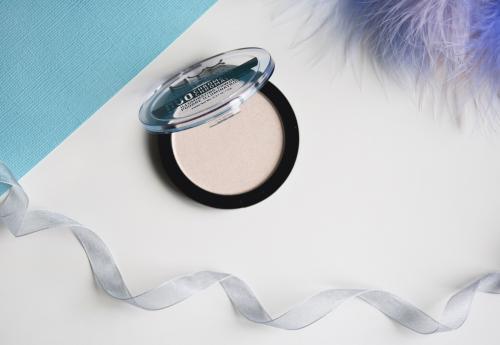 DUO Chromatic Illuminating Powder snow ros. NYX DUO Chromatic Snow Rose
