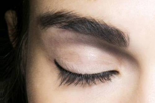 Как красить глаза карандашом поэтапно. Как правильно подвести глаза карандашом?