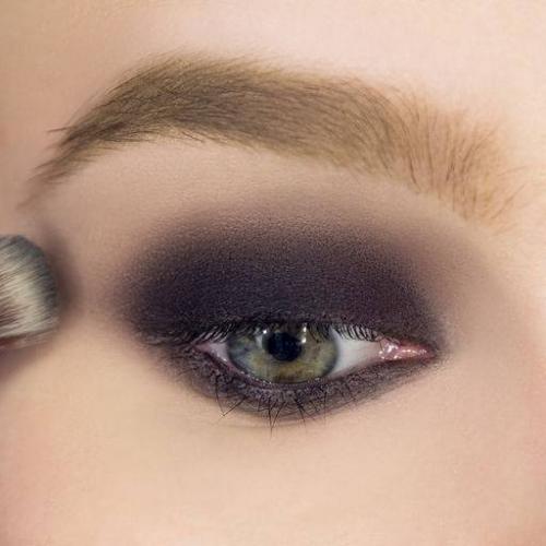 Как красиво накрасить глаза тенями поэтапно. Техника смоки айс