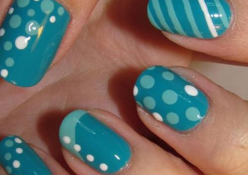 Маникюр под синее платье. Выбираем дизайн: 7 актуальных вопросов