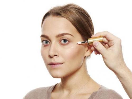 Лицо накрашенное хайлайтером. Как наносить хайлайтер на лицо?