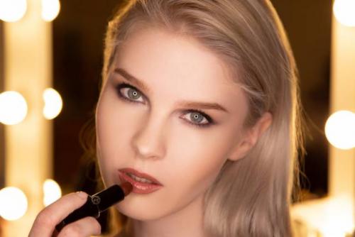 Макияж 90 х годов. Макияж 1990-х на современный лад: фотоинструкция