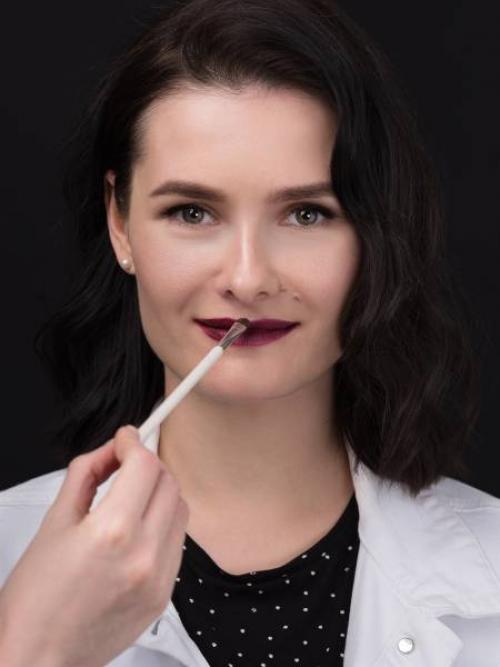 Лицо накрашенное хайлайтером. Как наносить хайлайтер на лицо?