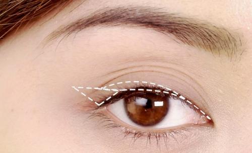 Макияж глаза стрелки. Макияж глаз со стрелками в зависимости от их формы 15 Макияж глаза стрелки. Макияж глаз со стрелками в зависимости от их формы 15