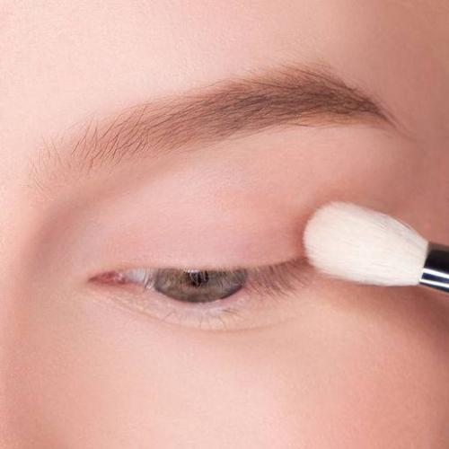 Естественный макияж глаз тенями. Естественный макияж глаз