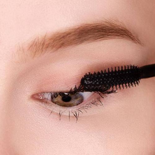 Естественный макияж глаз тенями. Естественный макияж глаз