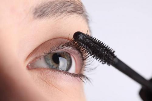Касторовое масло или репейное масло для ресниц. Касторовое или репейное масло: какое лучше для укрепления ресниц и бровей 07