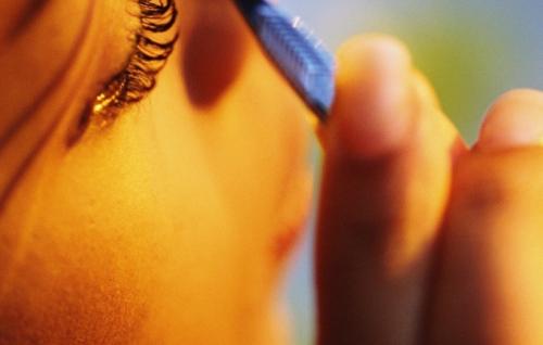 Как правильно мазать ресницы касторовым маслом. Как мазать ресницы касторовым маслом