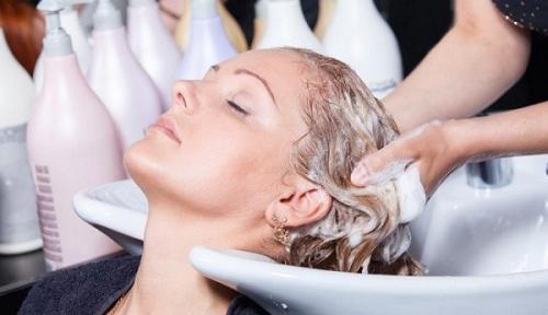 Как покрасить темные волосы тоником. Окрашивание темных и светлых волос тоником: особенности и способ применения