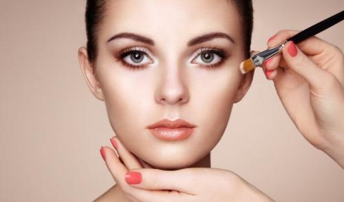 Как научиться правильно наносить макияж в домашних условиях. Как научиться правильно делать макияж поэтапно 08