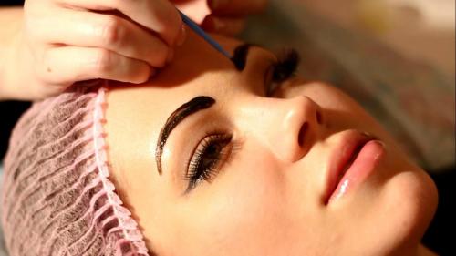 Можно ли красить брови краской для волос без аммиака. Можно ли красить брови краской для волос? Чем лучше красить брови?