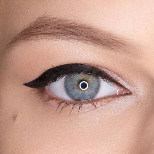 Виды стрелок. Макияж со стрелками