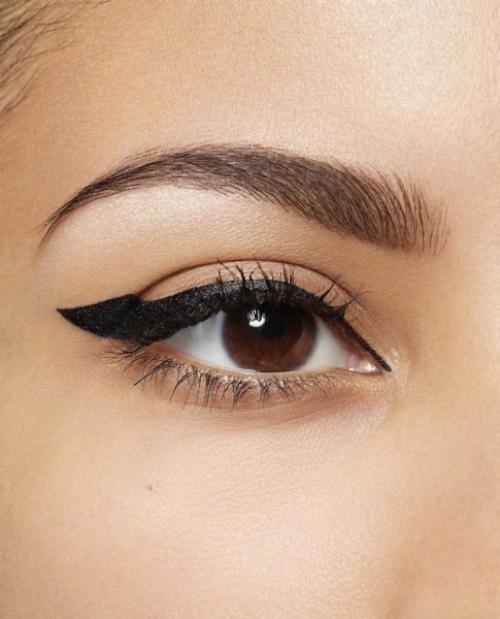 Стрелки макияж, как рисовать. Чем рисовать стрелки?