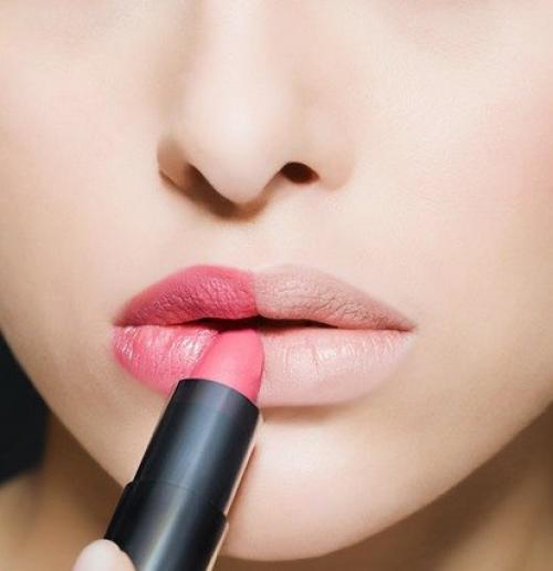 Как сделать, чтобы помада не размазывалась. Чтобы помада не скатывалась и и не растекалась. Советы визажистов