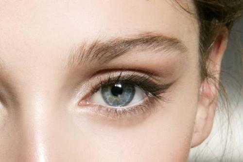 Виды стрелок. Макияж со стрелками