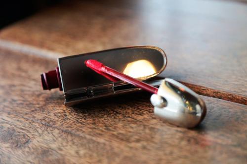 Чтобы помада не растекалась. 5 способов сделать так чтобы помада не растекалась 12