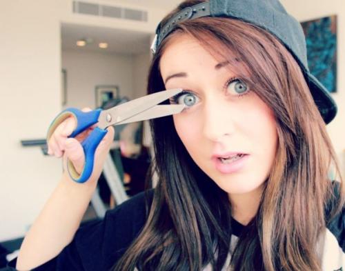 Как укоротить ресницы мужчине. Можно ли подстричь ресницы?