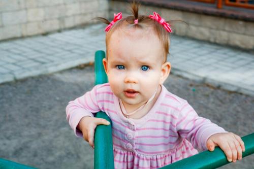 Дочка подстригла себе ресницы. Дочка выстригла себе челку. Что делать!?