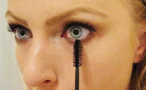 Как правильно красить ресницы изогнутой щеточкой. Правильно красим ресницы тушью — поэтапная инструкция