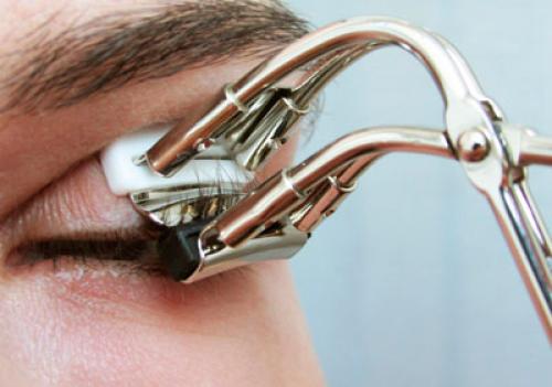 Как правильно пользоваться завивкой для ресниц. Как правильно выбрать щипцы для завивки?