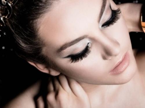 Чем заменить клей для накладных ресниц. Выбор клеевого состава 01