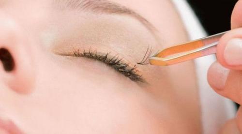 Опухли глаза после наращивания ресниц, что делать. Что делать, если после наращивания ресниц Ваши веки опухли и начали чесаться? 01 Опухли глаза после наращивания ресниц, что делать. Что делать, если после наращивания ресниц Ваши веки опухли и начали чесаться? 01