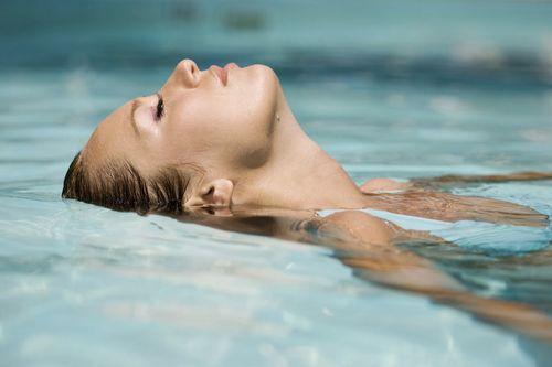 Можно ли с нарощенными ресницами в бассейн. Можно ли купаться с нарощенными ресницами в море