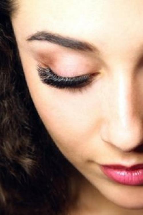 Голливуд ресницы это сколько д. Что представляет собой голливудское наращивание ресниц