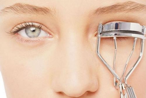 Как красить ресницы, чтобы не испачкать веки. Правильно красим ресницы тушью — поэтапная инструкция