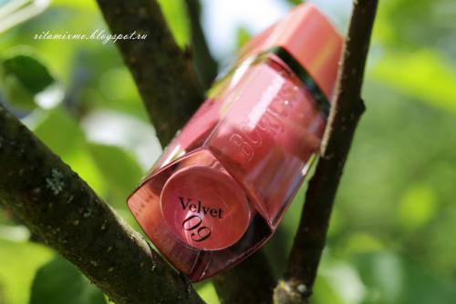 Bourjois Rouge Edition Velvet Lipstic.  Попытка №1 примерить матовые губы. Bourjois Rouge Edition Velvet Lipstick в оттенке # 09 Happy NudeYear. Отзыв.
