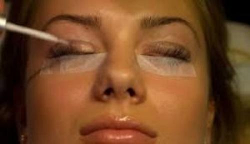 После ламинирования ресниц опухли веки. Аллергия