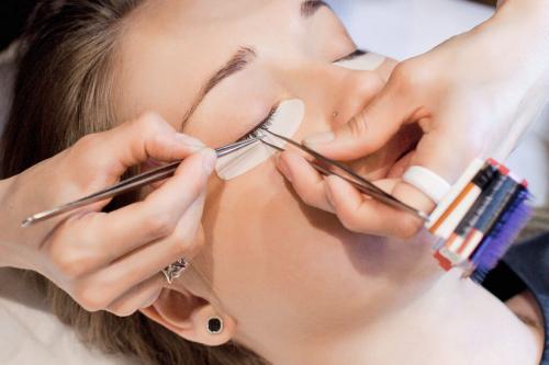 Прикладной способ наращивания ресниц. 11 способов, как ускорить процесс наращивания ресниц